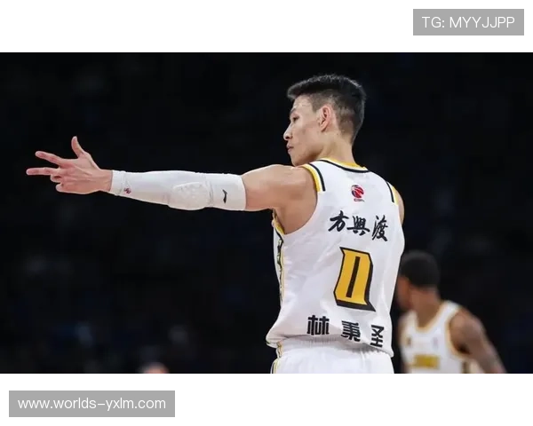 漂泊八年终圆梦,NBA落选秀约克变身CBA绝杀英雄